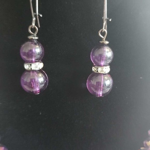 Necklace, faceted (Amethyst) 18 in, with purple / rhinestone earrings - Picture 3 of 4